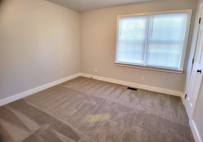 Building Photo - STOWE107