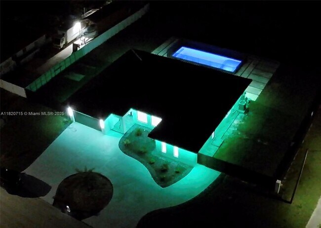 Foto del edificio - 19614 SW 133rd Ct