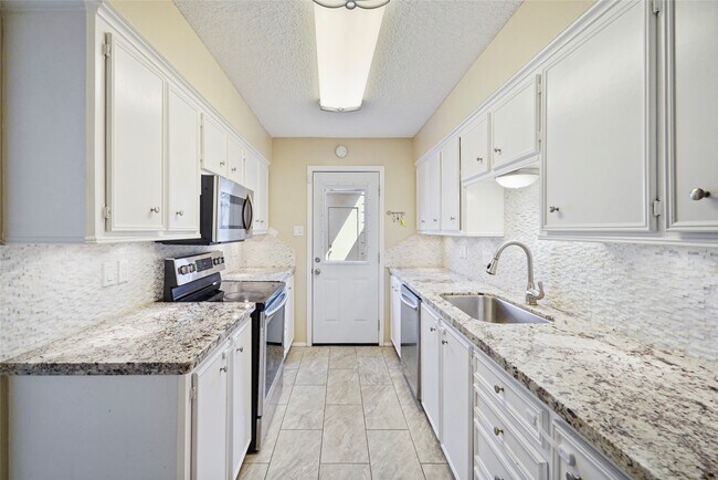 Building Photo - 5836 Sampley Way