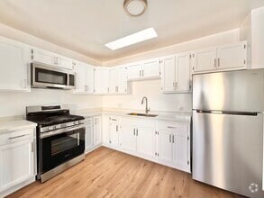 Building Photo - 2718 Cochran Ave