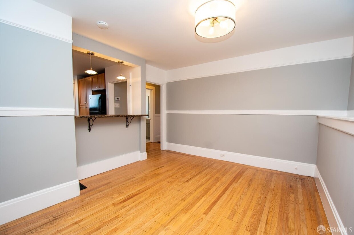 Primary Photo - 2052 Jones St