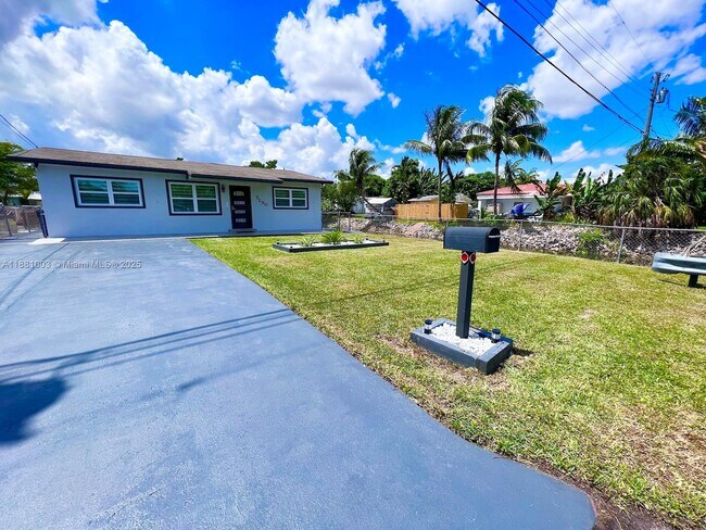 Foto del edificio - 7290 SW 34th Street Rd