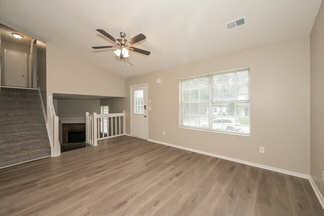 Foto del edificio - 1338 Mill Lake Cir
