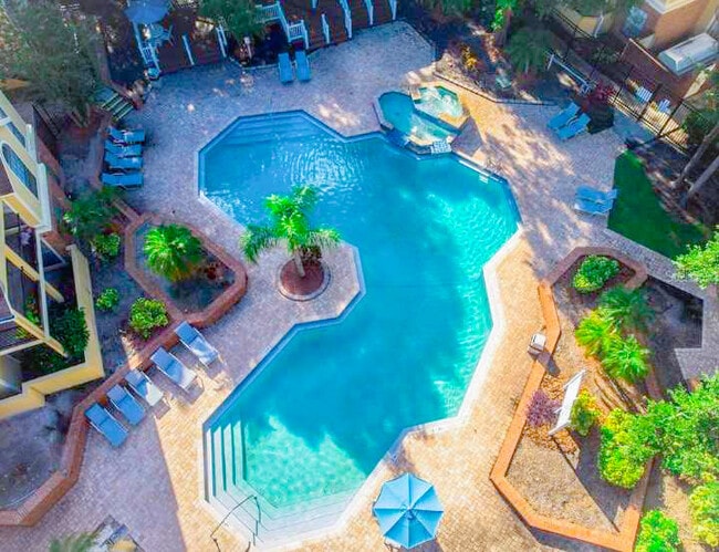 Foto del edificio - 8648 Mallard Reserve Dr