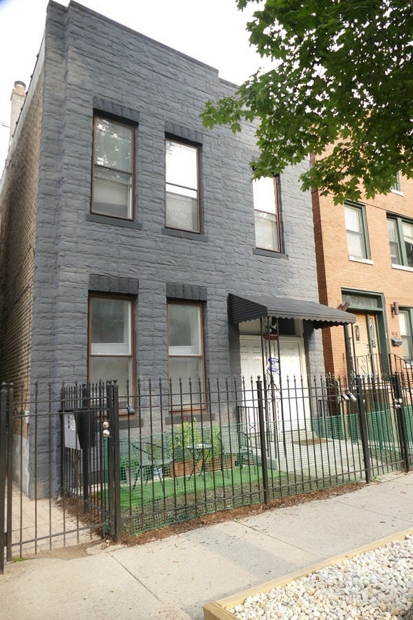 Building Photo - 834 N Mozart St