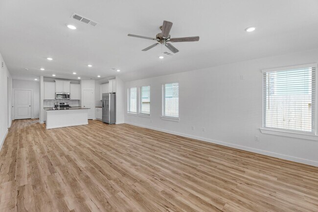 Building Photo - 17219 Bluebonnet Creek Trl