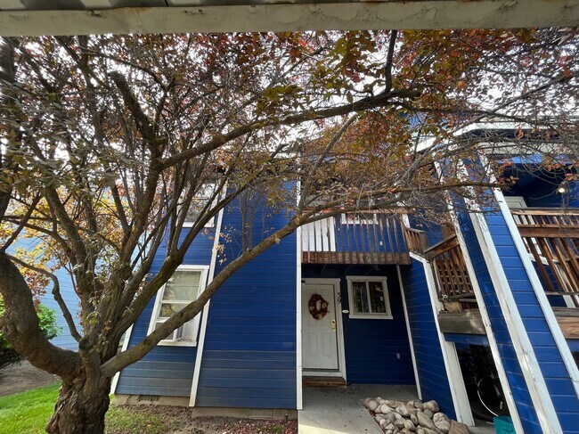Building Photo - 37 S Mike St