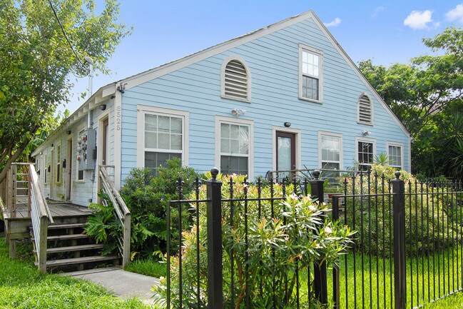 Building Photo - 8525 Hickory St