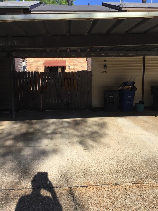 Covered parking for 2 vehicles - 9991 Smugglers Cove