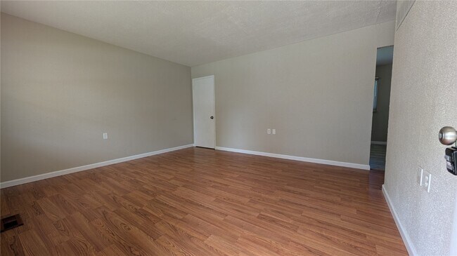 Foto del edificio - 3220 Highgate Ln