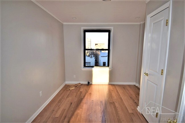 Foto del edificio - 725 4th Ave