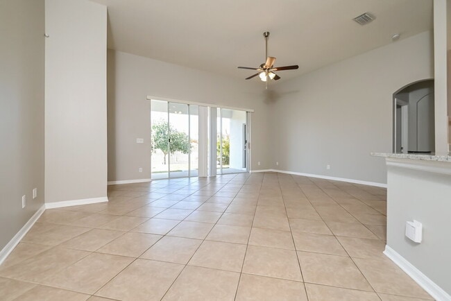 Foto del edificio - 9411 Laurel Ledge Dr