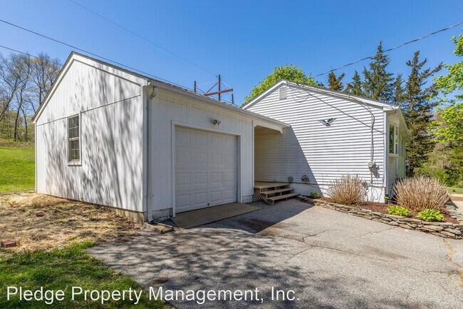 Foto del edificio - 3 br, 1 bath House - 30 Beechwood Blvd.
