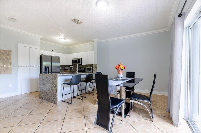 Foto del edificio - 2216 SE 26th Ln