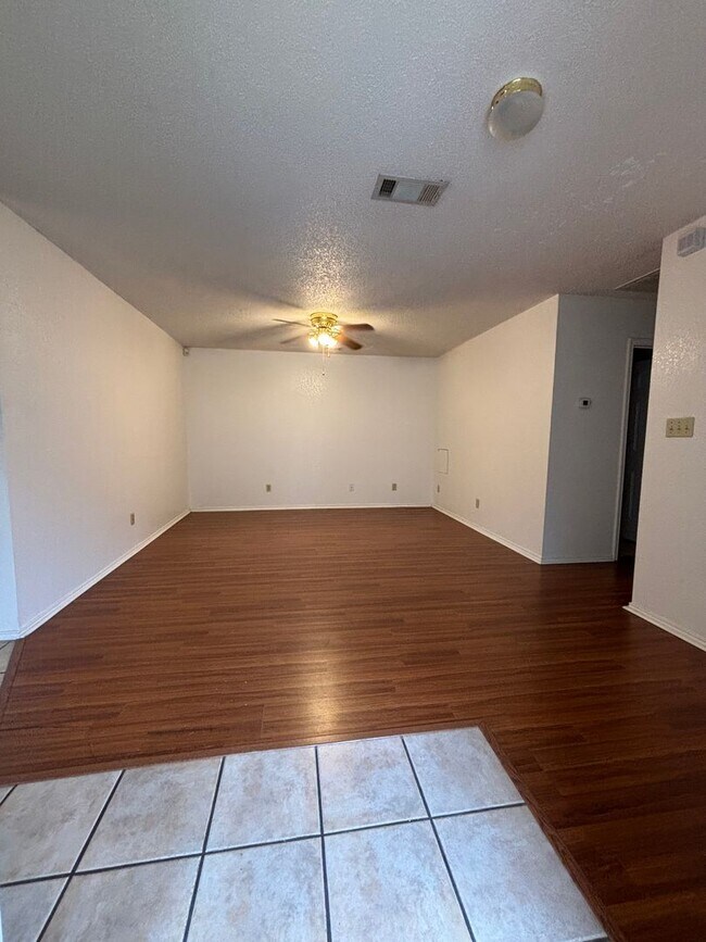 Building Photo - 3739 Hulen Park Cir