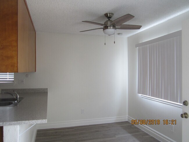 Foto del edificio - IMMACULATE DUPLEX - GREAT LOCATION
