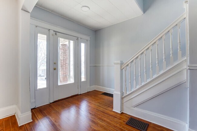 Foto del edificio - Three Bedroom Home Available in Price Hill!