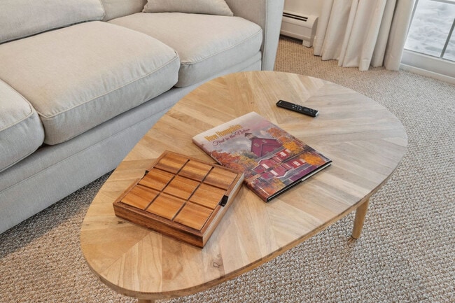 Building Photo - 589 Laconia Rd