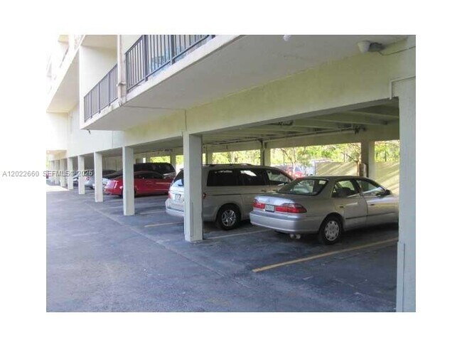 Foto del edificio - 399 NW 72nd Ave