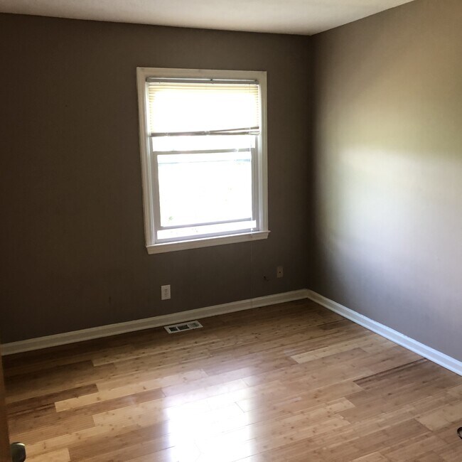 Foto del edificio - 205 Hedgewood Ct