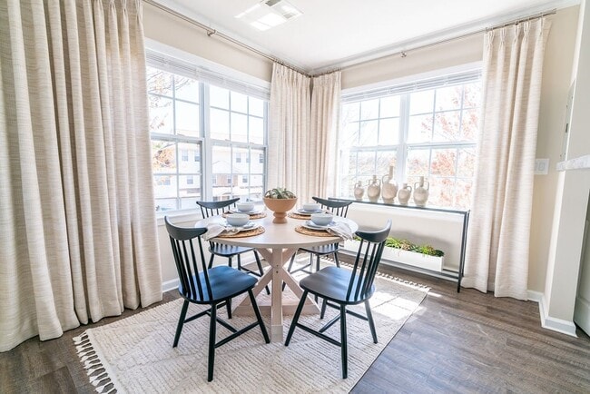 Building Photo - The Ledges Apartment Homes
