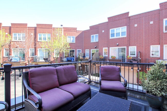 Building Photo - 1730 W Terra Cotta Pl