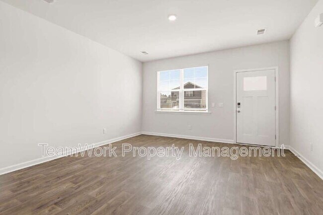 Foto del edificio - 806 Lilyford Ln