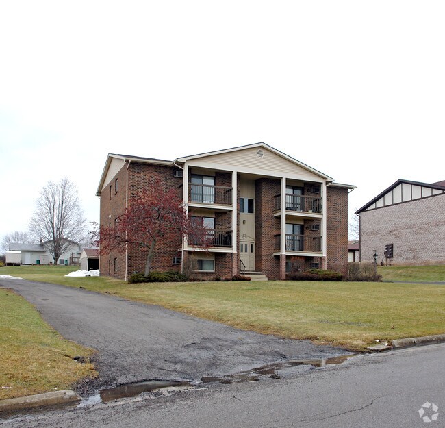 35 Carter Cir Youngstown, OH 44512 Rentals Youngstown, OH