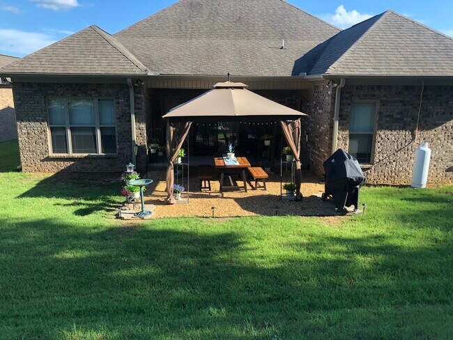 Backyard - 29097 Stonehenge Dr