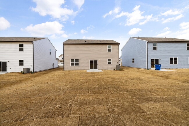 Building Photo - 3 Bedrooms, 2.5 Bathrooms, and 2083 sqft. comfortable and versatile Osprey plan in Raleigh 540 We...