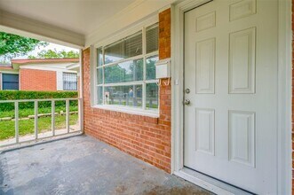 Building Photo - 10637 Dunaway Dr Building Photo - 10637 Dunaway Dr