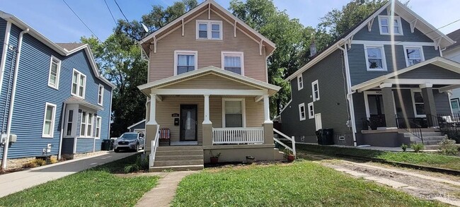 Madisonville- Charming 3+ bedroom 1.5 Bath, 1 car detached - Madisonville- Charming 3+ bedroom 1.5 Bath, 1 car detached House