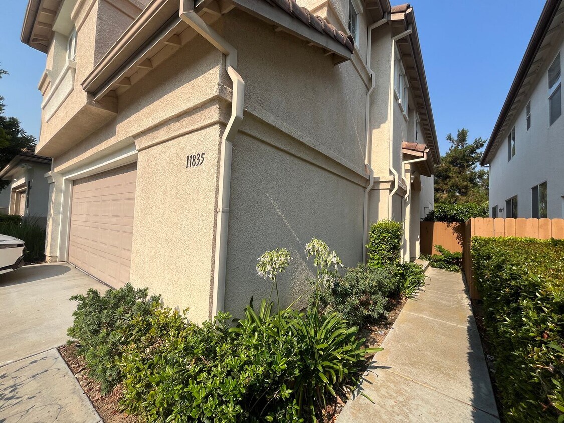 Foto principal - Spacious 4-Bedroom Home in Mira Mesa – Tam...