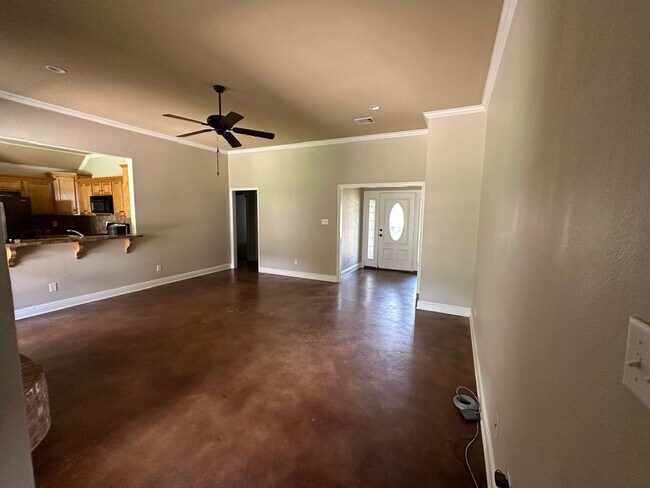 Building Photo - Three Bed Two Bath South Shreveport Home
