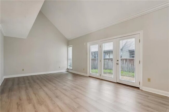 Foto del edificio - 351 Jackson Ave