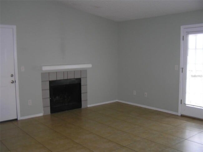 Building Photo - 2550 N Alafaya Trail