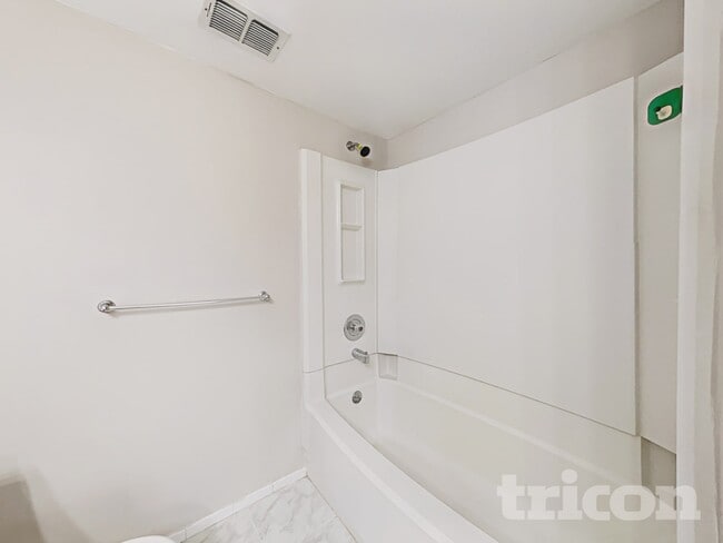 Foto del edificio - 8108 Chickasaw Ln