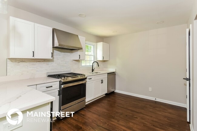 Building Photo - 2730 Cedarbrook Dr