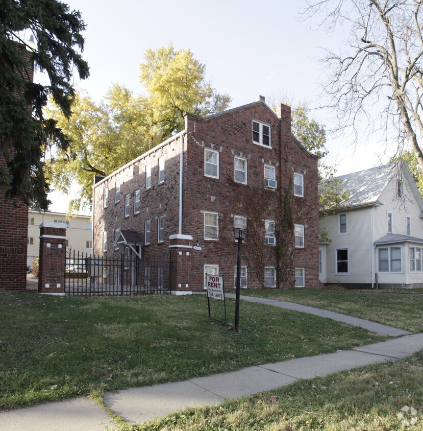Primary Photo - 5121 Cleveland Ave
