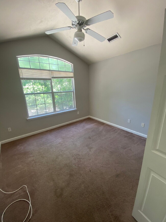 Photo - Lovely Three bedroom/two bath townhouse off Blairstone Road!