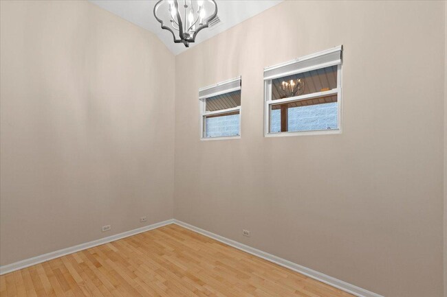 Building Photo - 2 bedroom in Chicago IL 60642