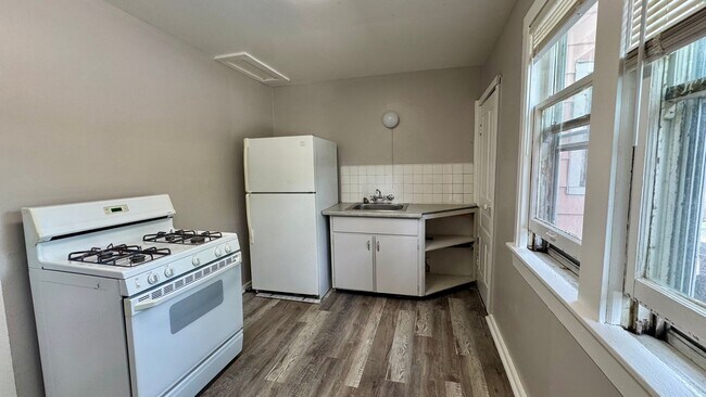 Foto del edificio - 1242 Alpine Ave NW