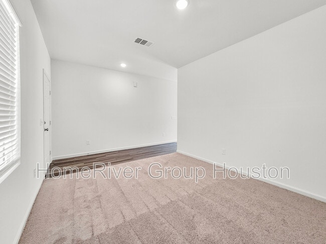 Building Photo - 3602 Bishop Ter Dr
