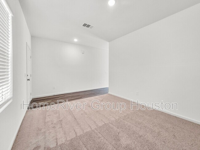 Foto del edificio - 3602 Bishop Ter Dr