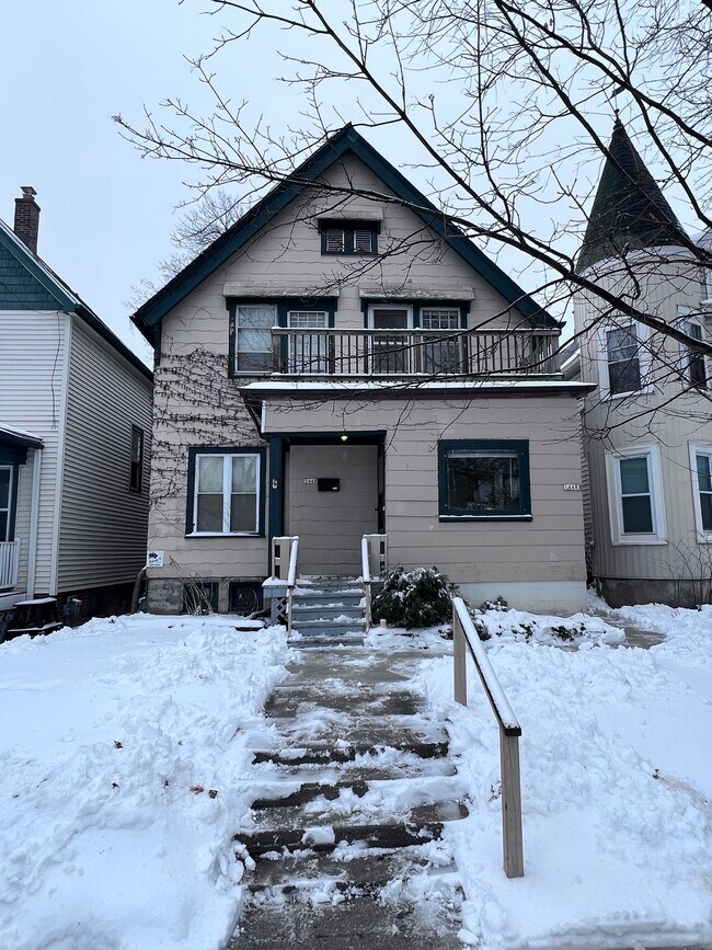 Foto del edificio - 3448 N Bartlett Ave