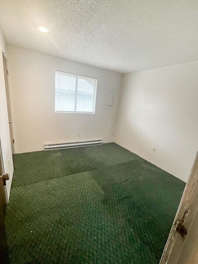Foto del edificio - Charming 2 Bed, 1 Bath Duplex in the Heart of Cheney