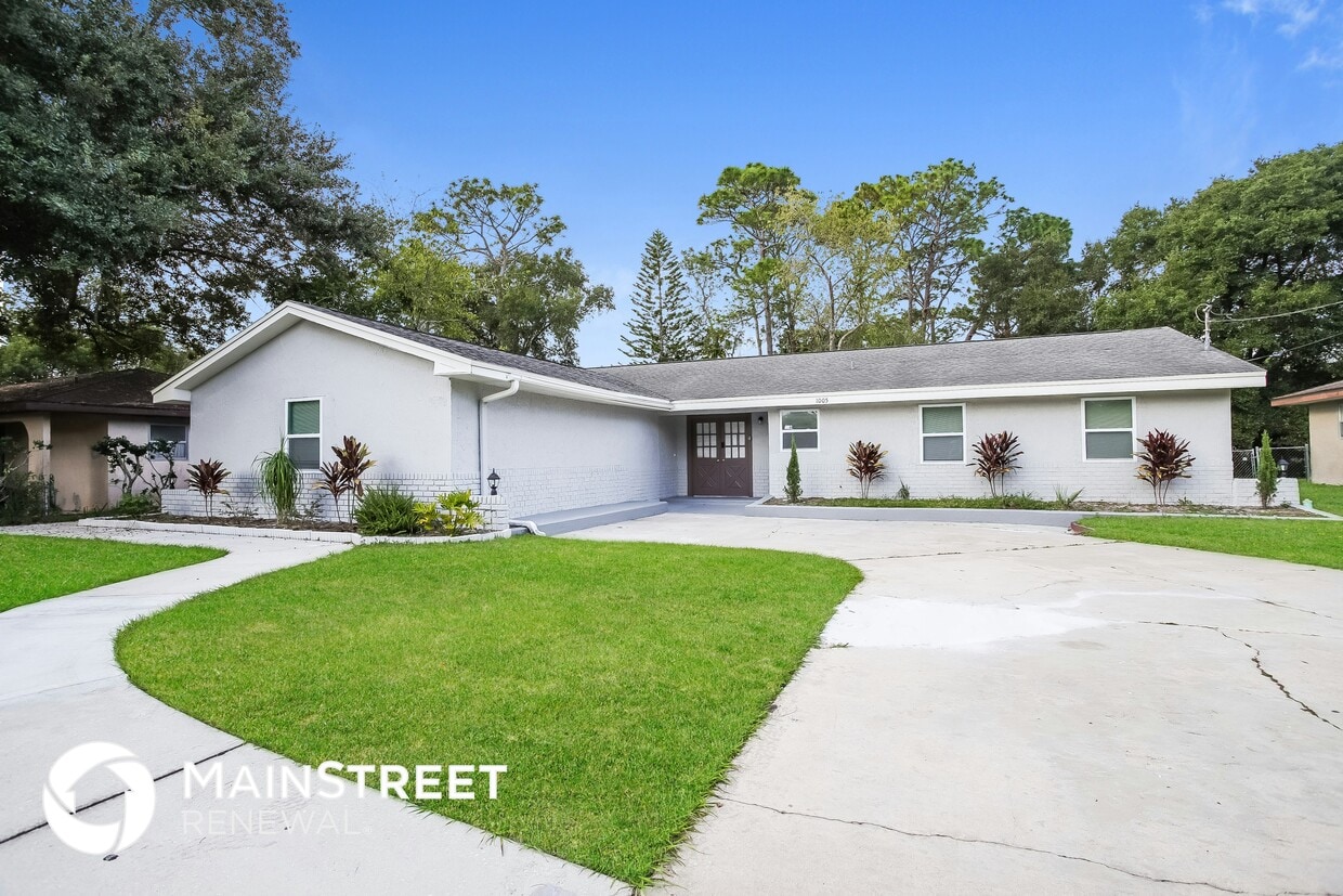Primary Photo - 1005 Park Dr