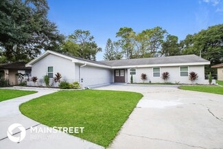 Building Photo - 1005 Park Dr