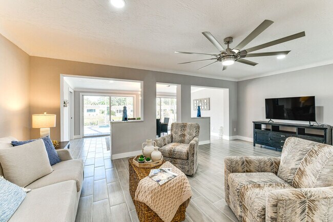 Building Photo - 2473 Yorkshire Dr