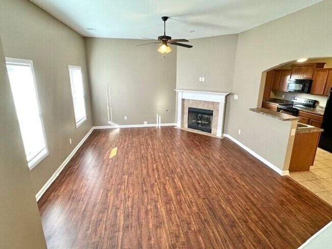 Building Photo - Now Leasing A 3-bedroom 2.5 bath home in C...